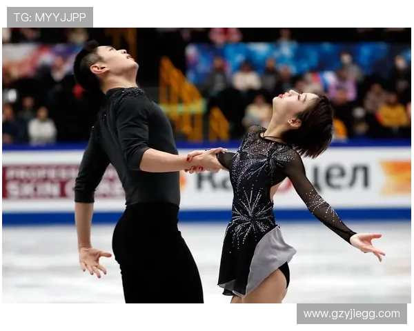 花样滑冰世锦赛双人滑赛场悬念重重争夺激烈精彩纷呈 花样滑冰世锦赛双人滑赛场悬念重重争夺激烈精彩纷呈